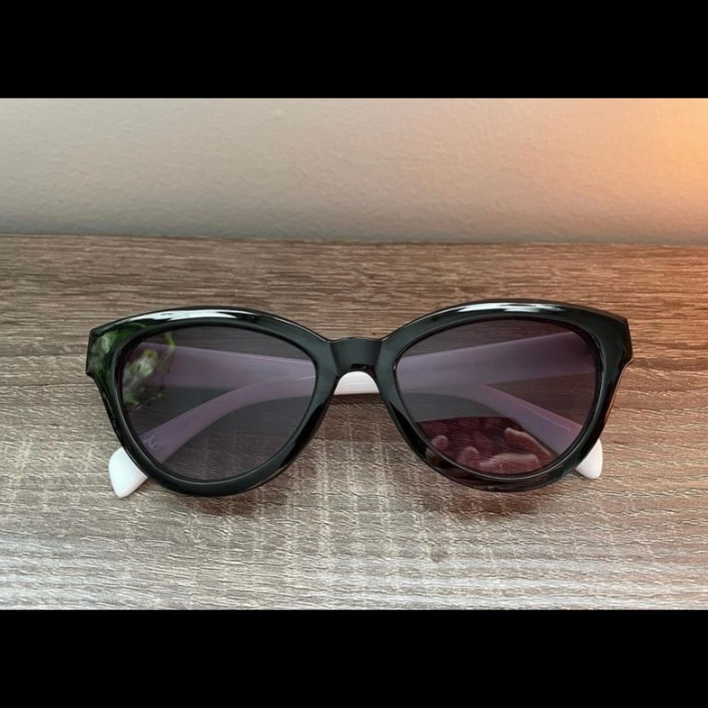 Steve Madden sun glasses